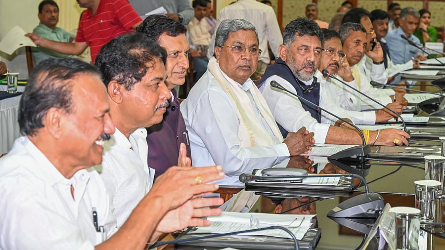<div class="paragraphs"><p>Karnataka Congress leaders during a meeting </p></div>